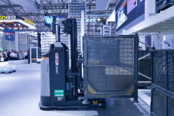 【CeMAT展綜述稿】邁步智能物流，超越行之所及丨海康機(jī)器人在CeMAT展上眾智齊聚，大放異彩！202310241005